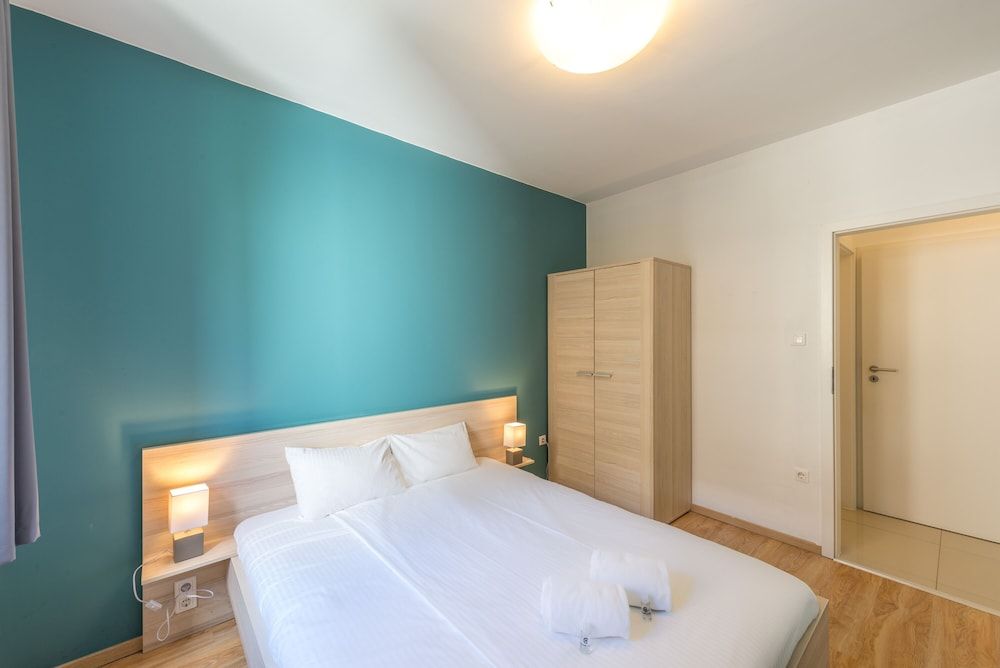 undefined Corvin Plaza Apartments and Suites 4