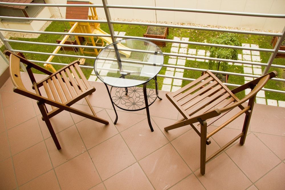 undefined Corvin Plaza Apartments and Suites 9