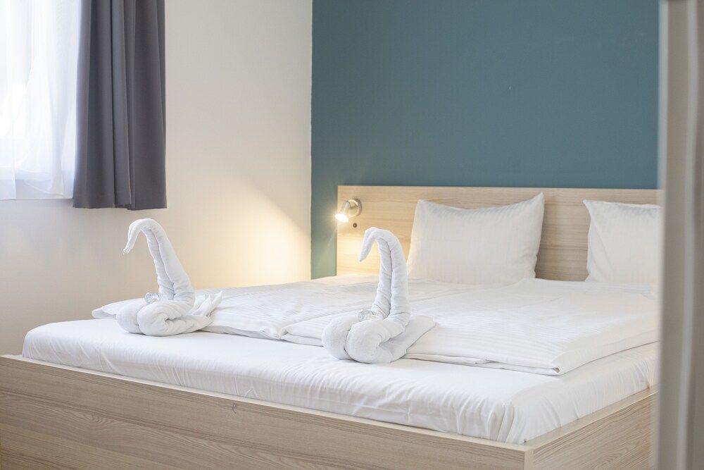 Corvin Plaza Apartments and Suites Deluxe Apartment, 1 Bedroom, Balcony 2