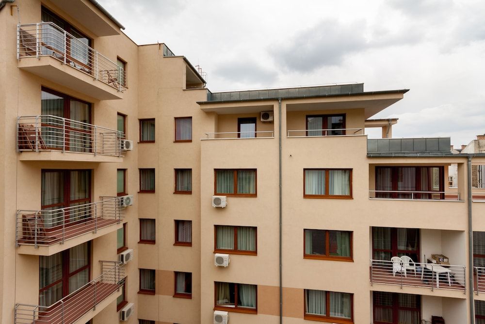 undefined Corvin Plaza Apartments and Suites 6