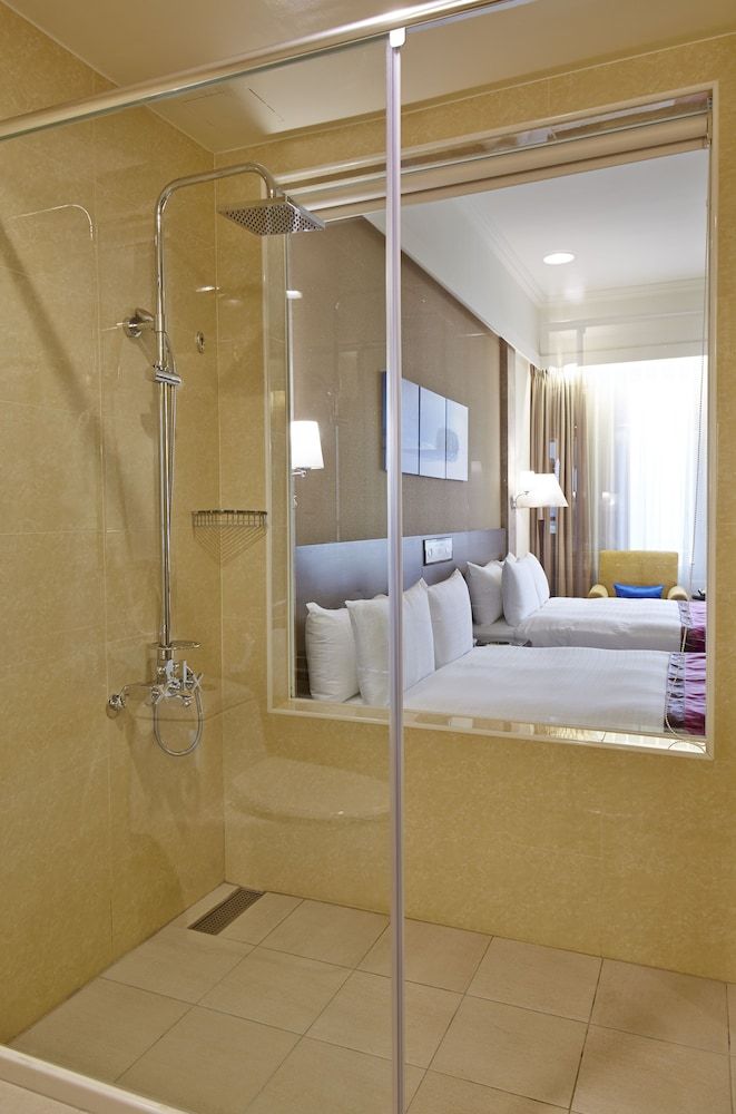 Royal Chiayi Hotel Deluxe Double Room, 2 Double Beds 9