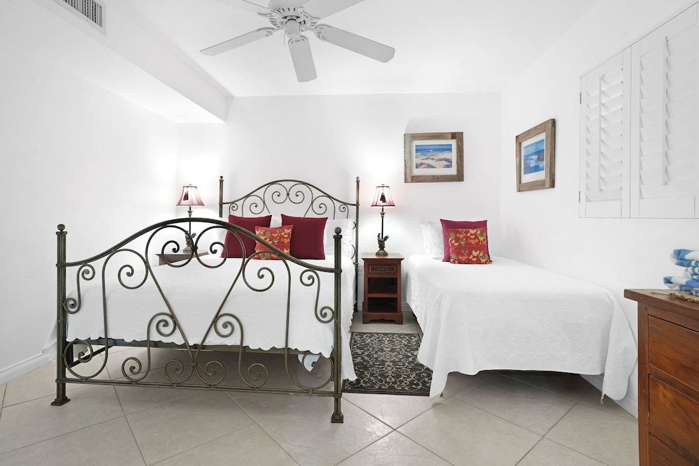 Condo 18, 2 Bedrooms, Ocean View