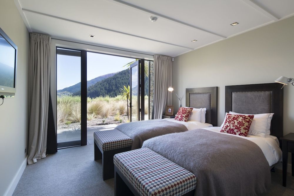 Three-Bedroom Promenade Villa