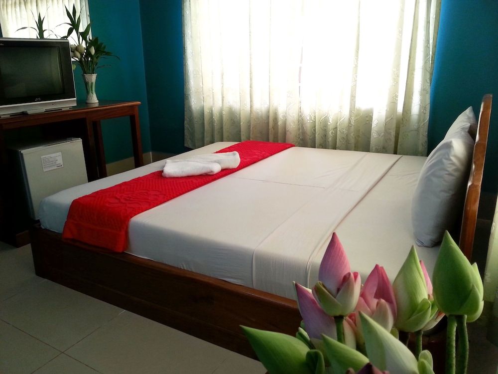 Ta Som Guesthouse & Tour Services Superior Double Room, 1 Double Bed, Balcony, City View 2