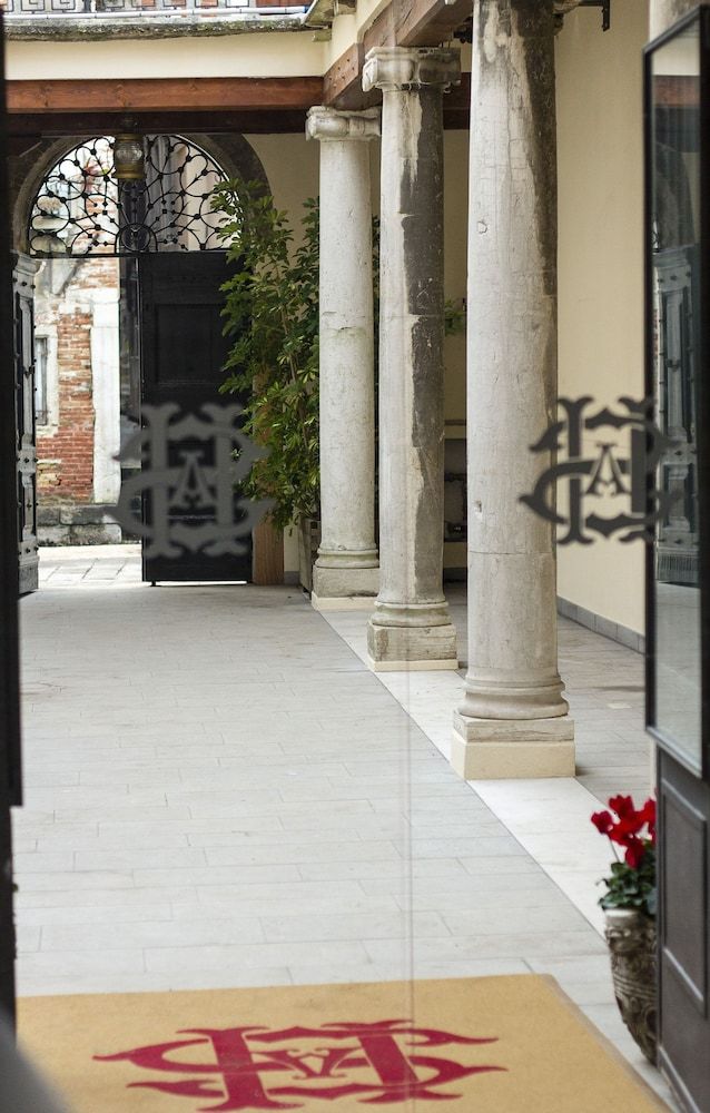 undefined Hotel Sant'Antonin 5