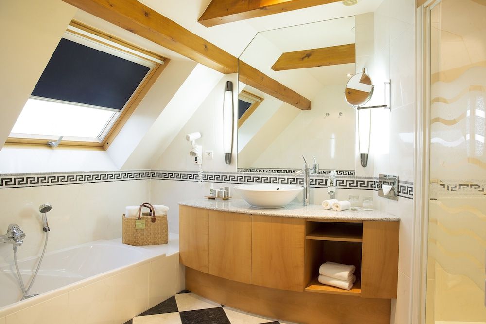 Le Parc Hôtel Obernai & Yonaguni Spa Deluxe Double Room (Access to Yonasaya Spa) 9