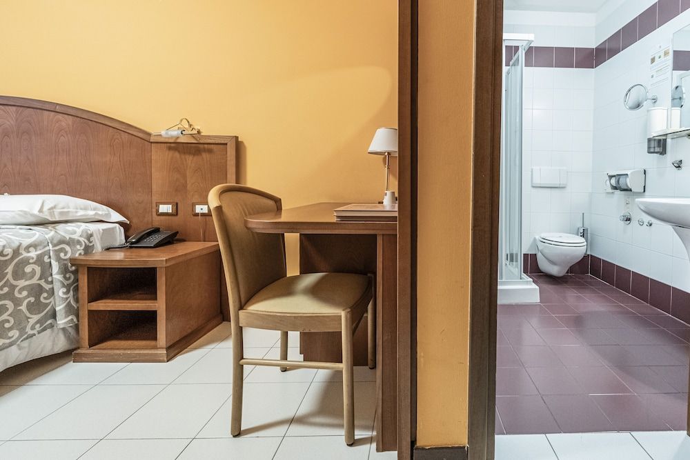 Hotel Italia Camera Comfort Singola 5