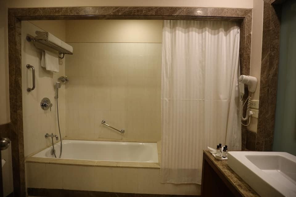 Premium Room with Bathtub- DOUBLE