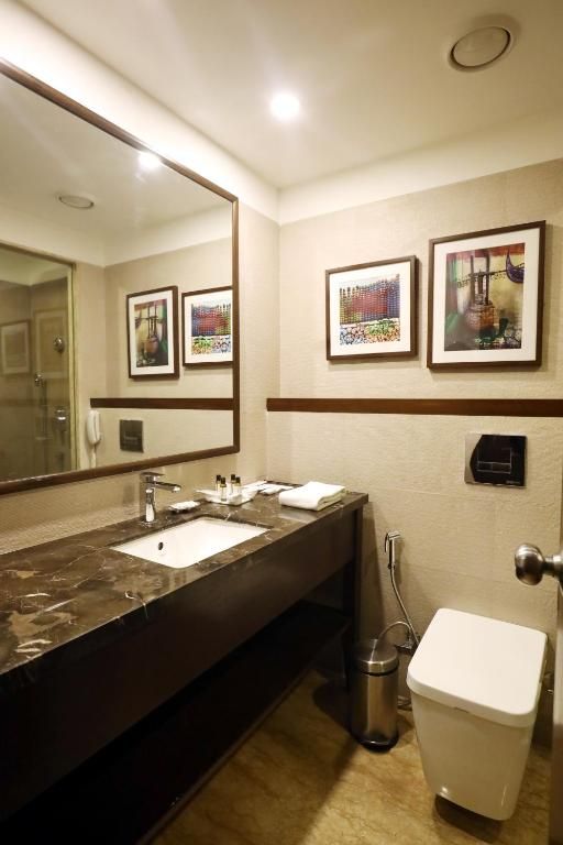 1 King Bed, Smoking Room, Superior Room, Wi-Fi, Coffee Maker, Safe, Mini Bar, Full Breakfast