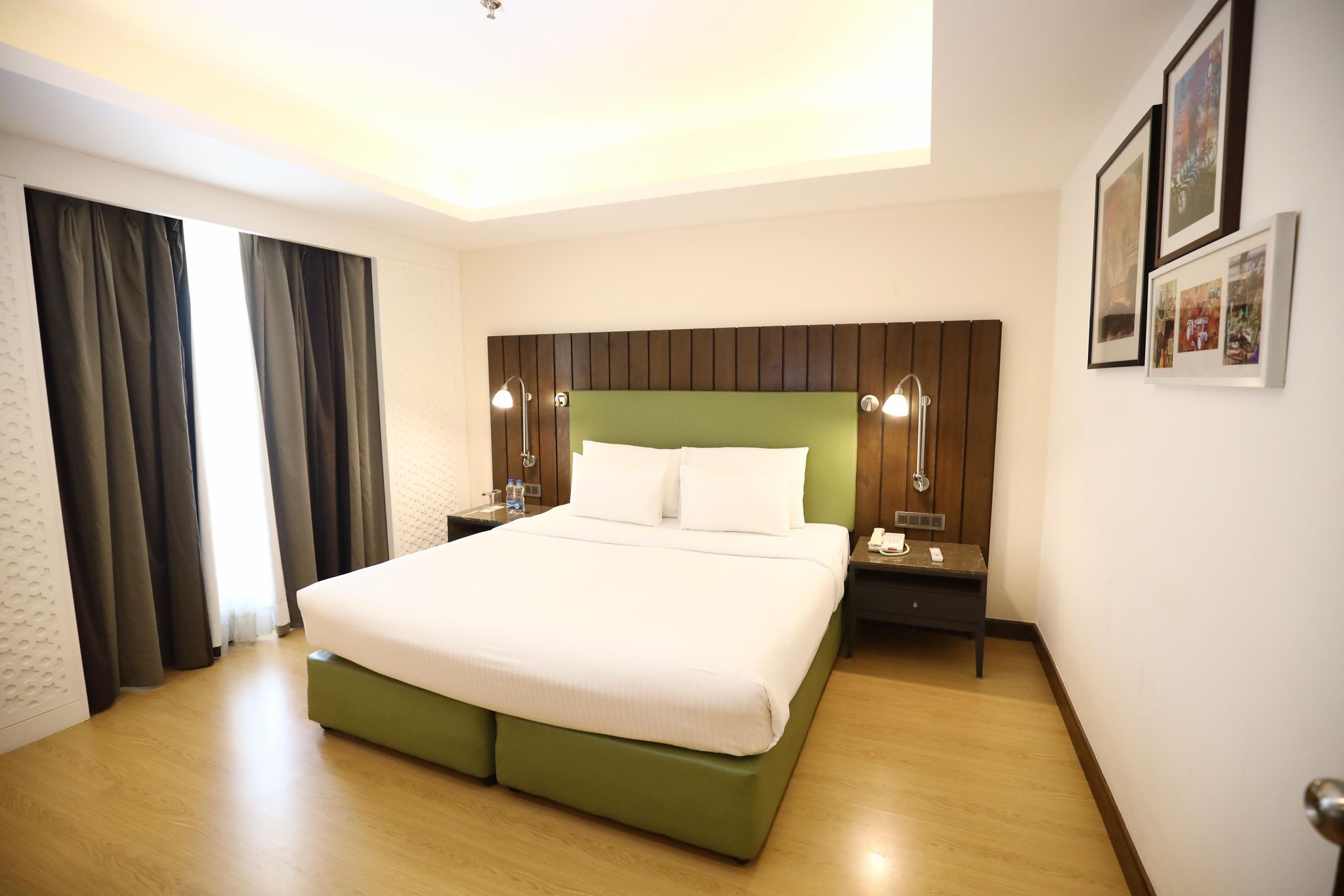 1 King Bed, Non-Smoking, Premium Room, Wi-Fi, Coffee Maker, Mini Bar, Full Breakfast