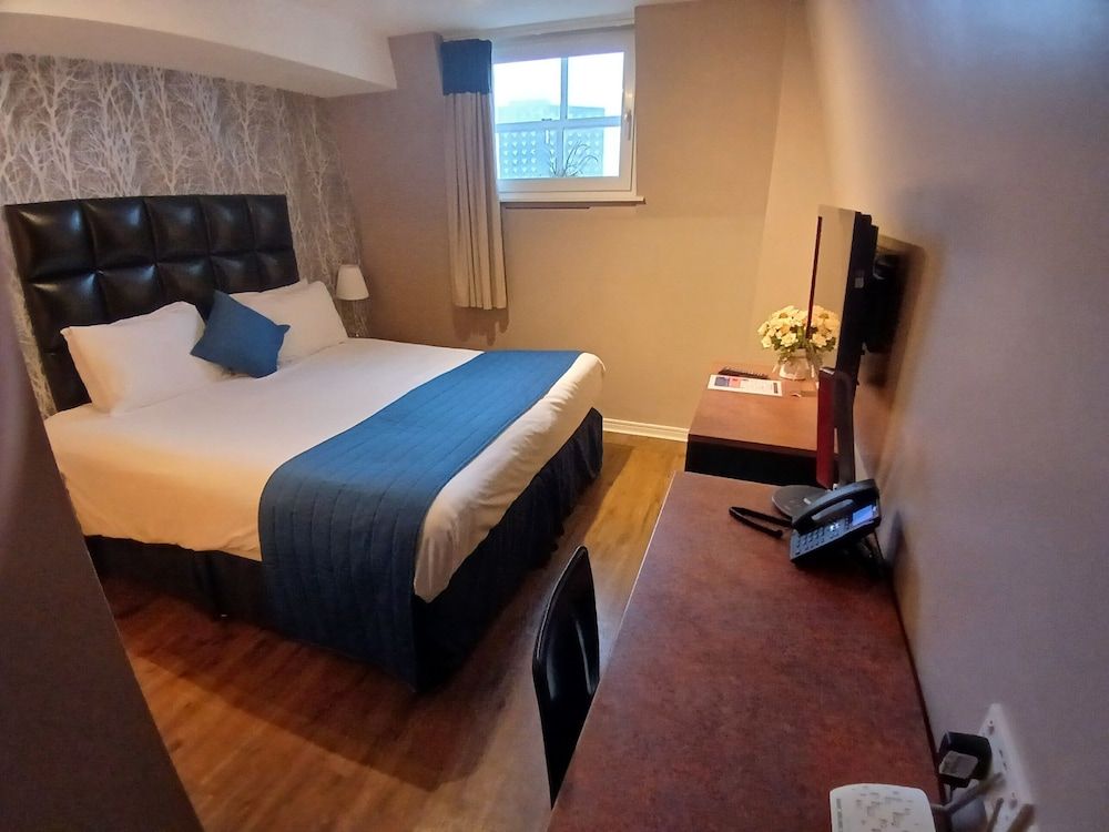 The Royal Hotel Cardiff Standard Double Room 37