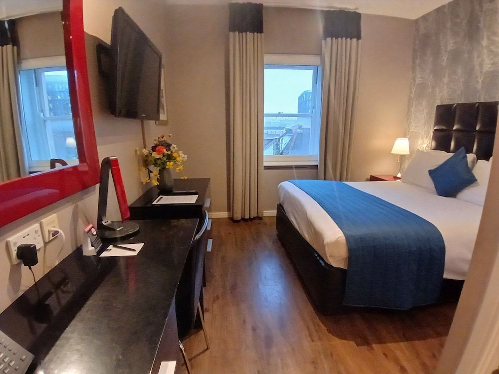 The Royal Hotel Cardiff Standard Double Room 10