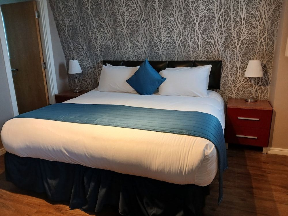 The Royal Hotel Cardiff Standard Double Room 33