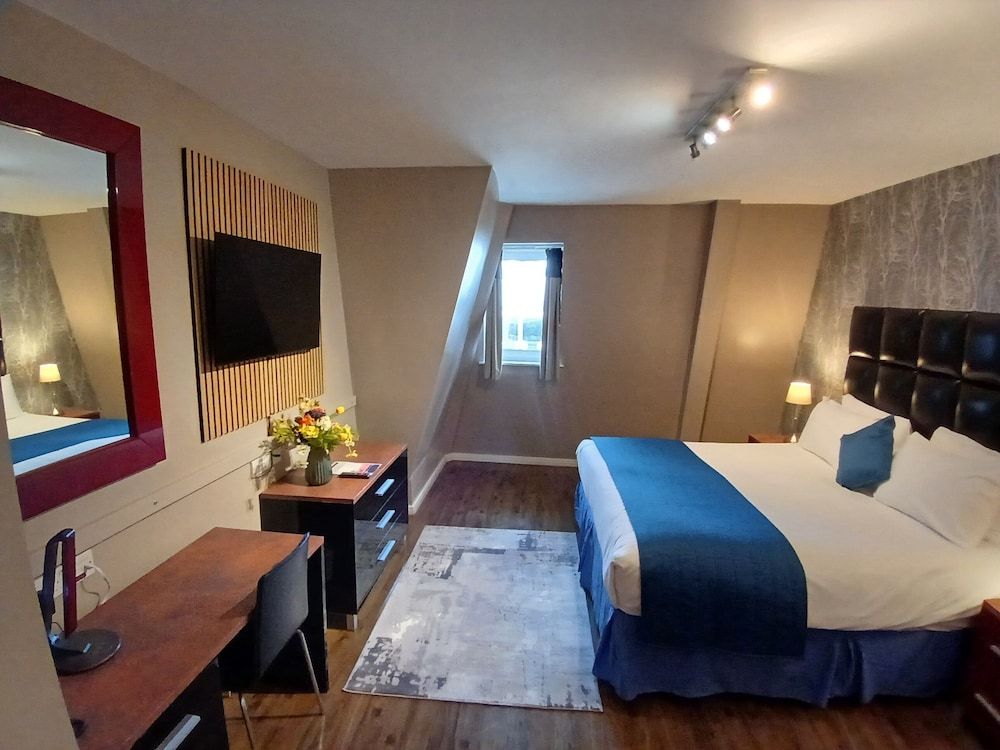 The Royal Hotel Cardiff Standard Double Room 40