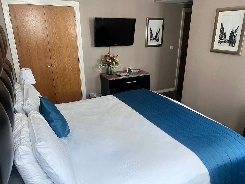 The Royal Hotel Cardiff Standard Double Room 38