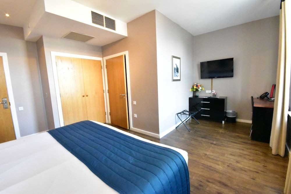 The Royal Hotel Cardiff Standard Double Room 30