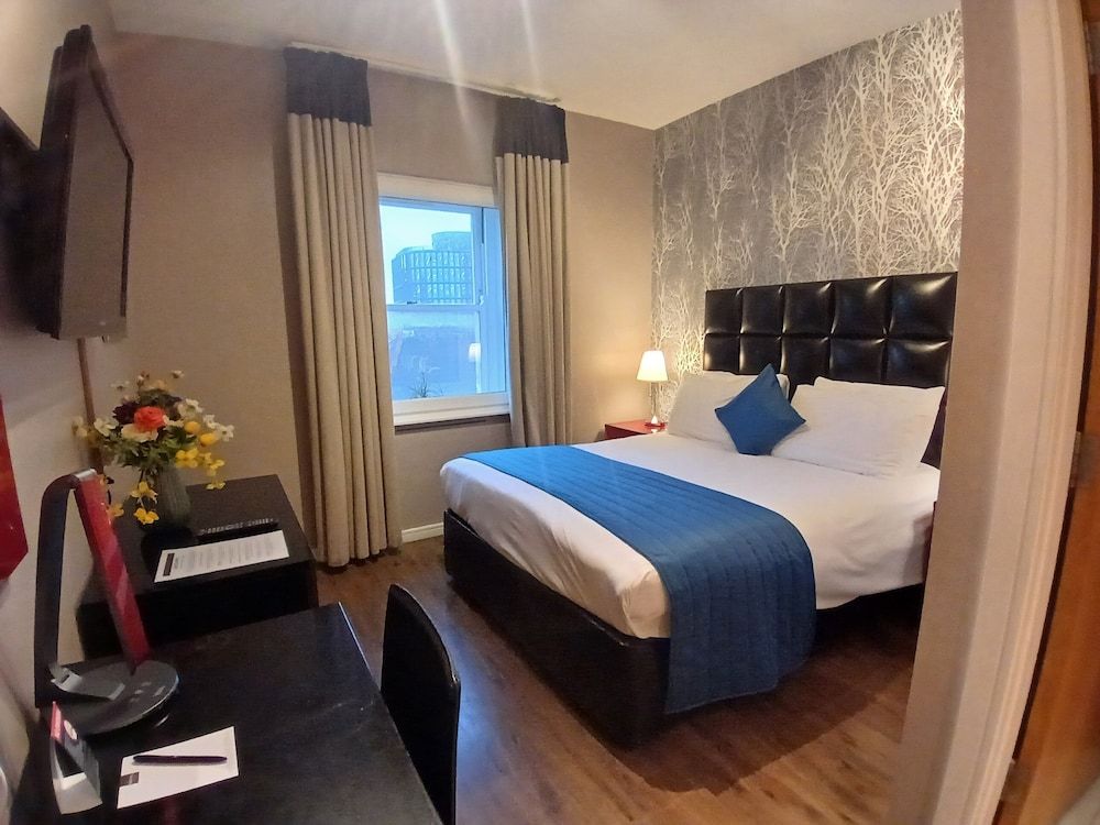 The Royal Hotel Cardiff Standard Double Room 11