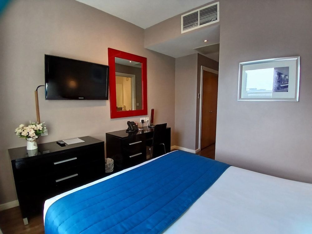 The Royal Hotel Cardiff Standard Double Room 15