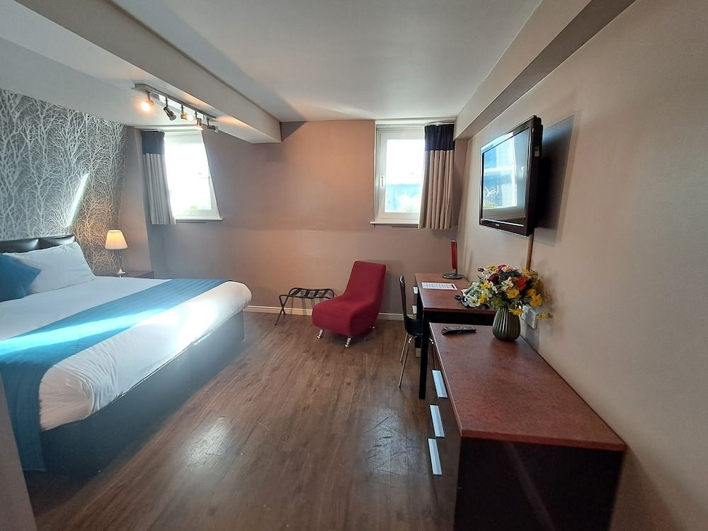 The Royal Hotel Cardiff Standard Double Room 19