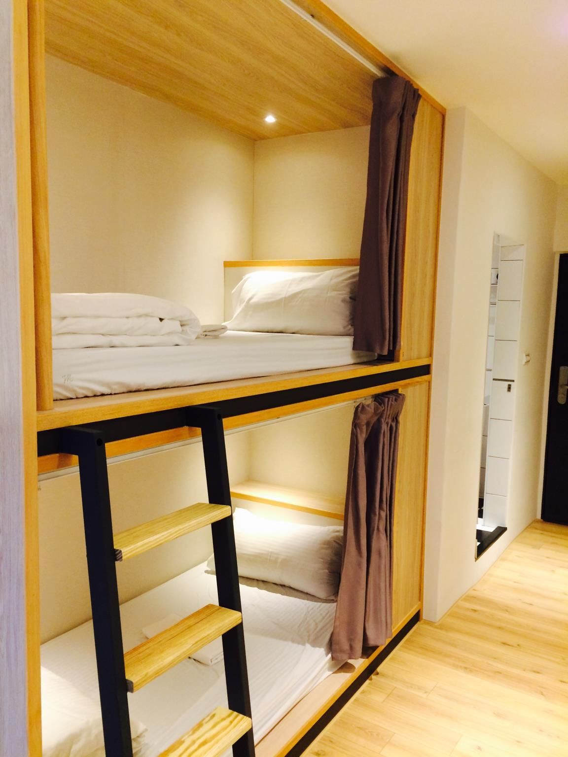 6 Share Mixed Private Bathroom