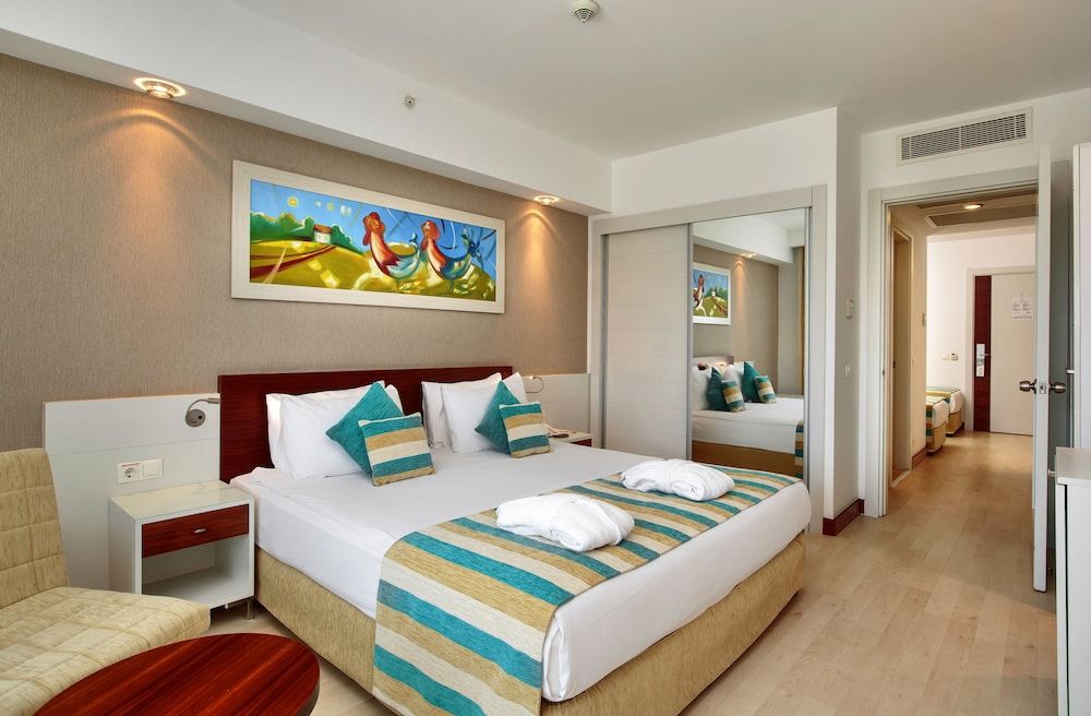 Family Room, Partial Sea View