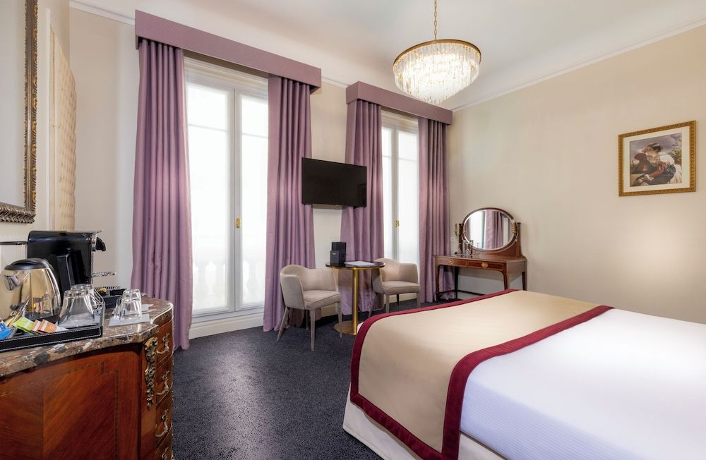 Hôtel Claridge Deluxe Double Room, Balcony 4