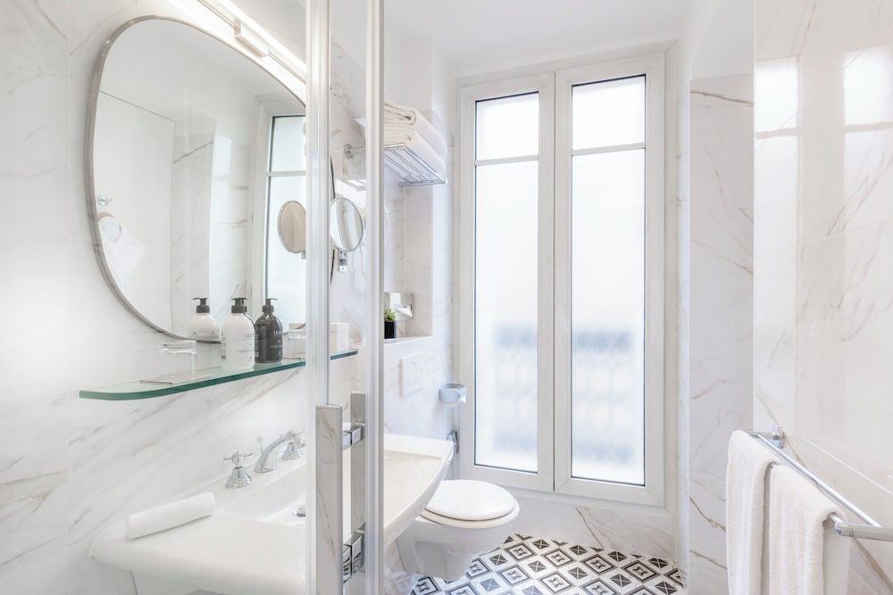 Hôtel Claridge Deluxe Double Room, Balcony 10