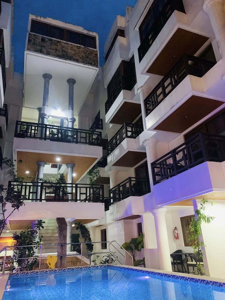 undefined Giulius Boracay Italian Resort 4