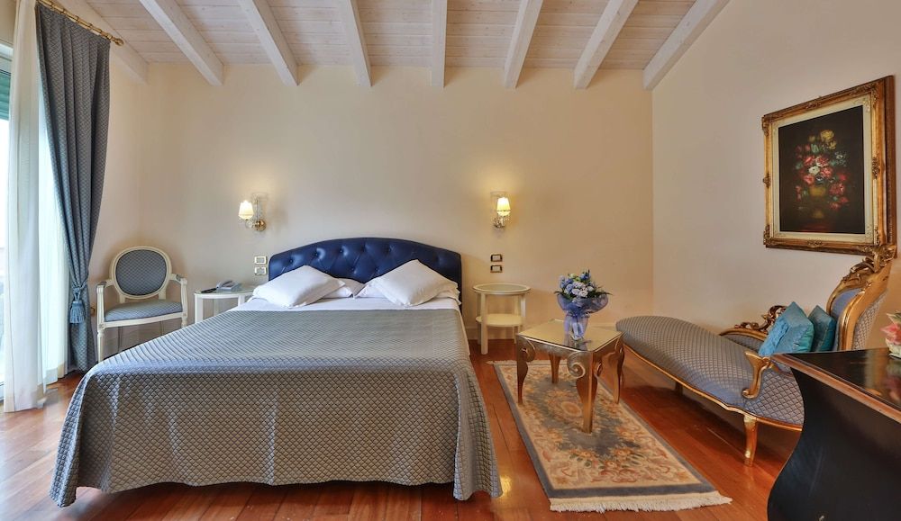 Junior Suite, Multiple Beds, Jetted Tub, Sea View