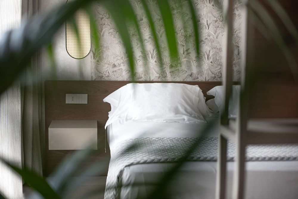 Junior Suite, 1 Queen Bed, Non Smoking, Balcony (Living Room)