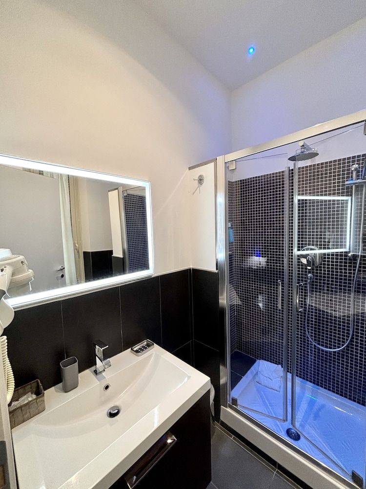 Chroma Tessera Double Room 30