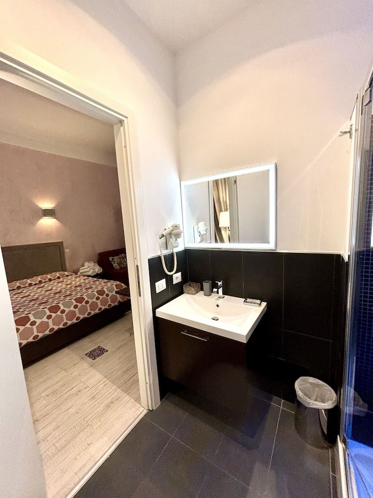 Chroma Tessera Double Room 33