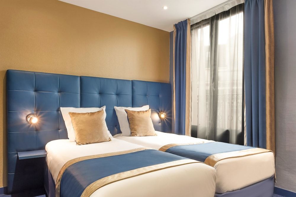 undefined Trianon Gare de Lyon 2