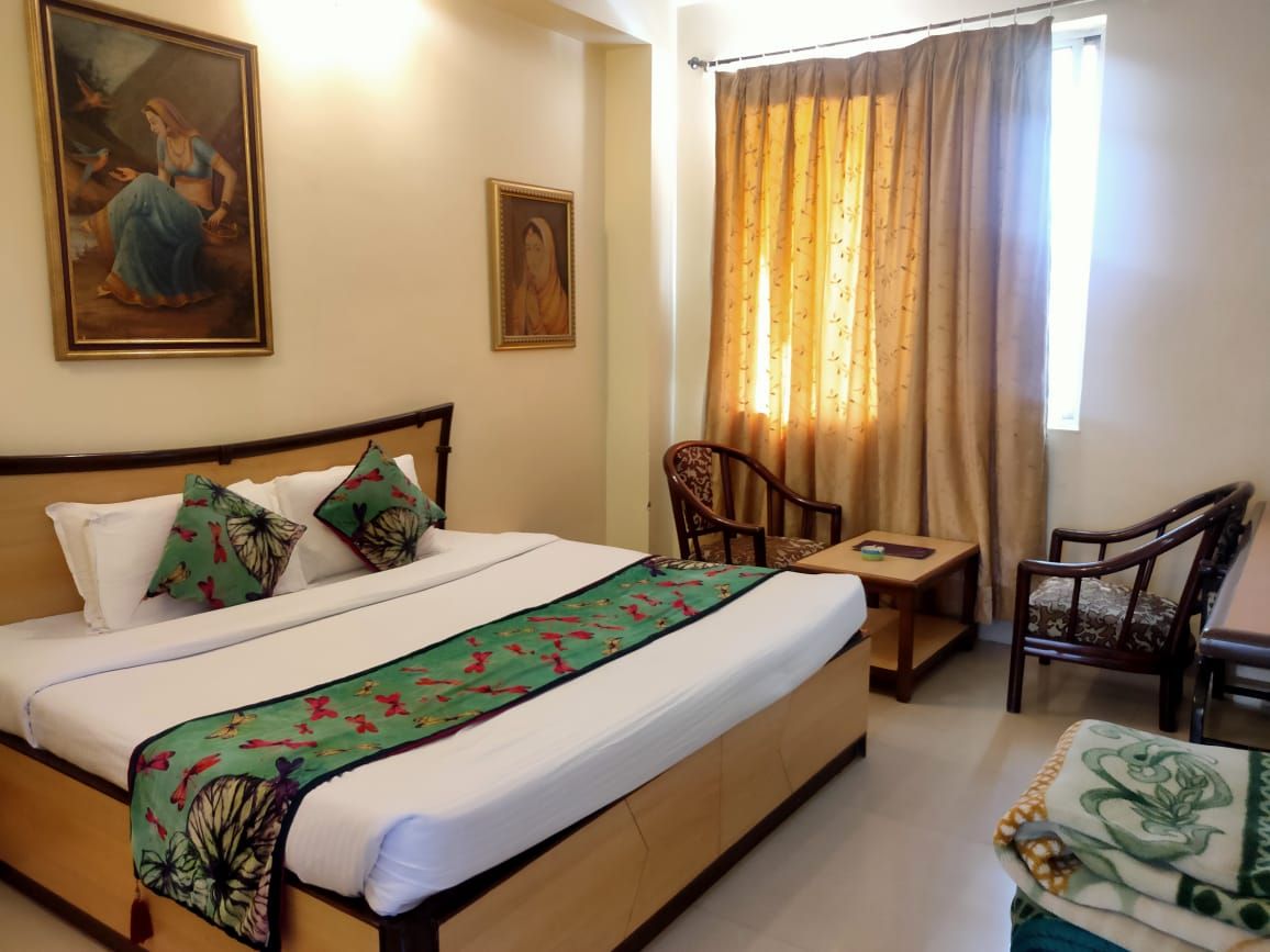 Hotel Karnavati Deluxe Room 3