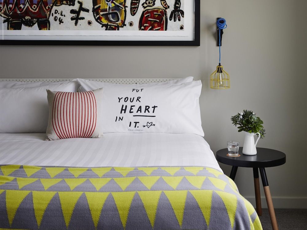 The Larwill Studio Melbourne - Art Series Room, 1 King Bed (Larwill) 2