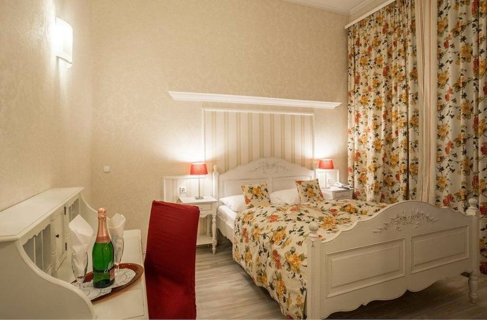 Hotel Augusta Double or Twin Room 6