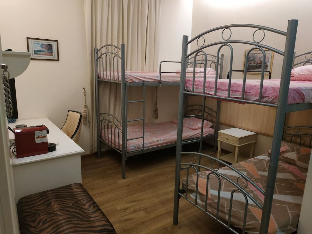 Jayleen 1918 Hotel