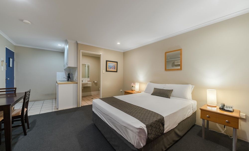 The Cosmopolitan Motel and Serviced Apartments Standard One Bedroom Apartment