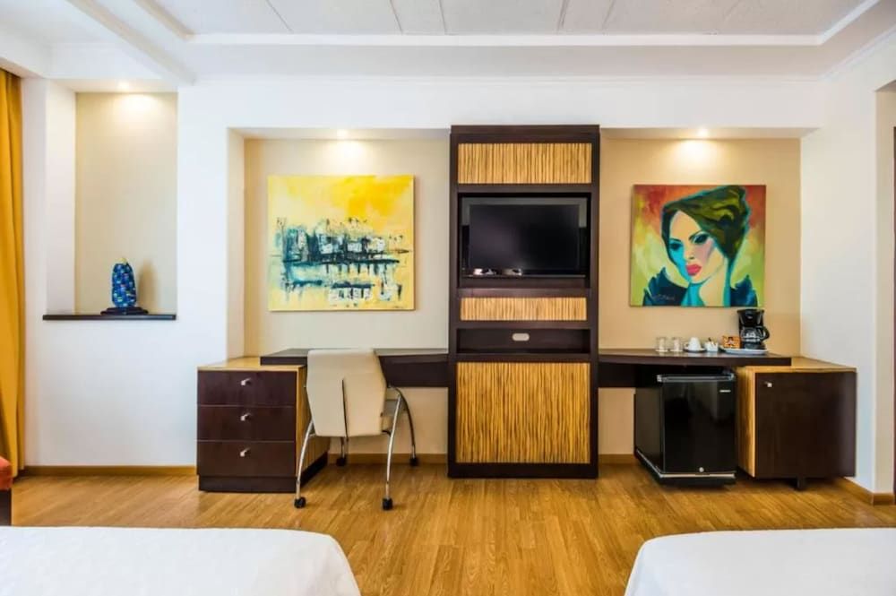 Hotel GH Galeria Superior Twin Room 6