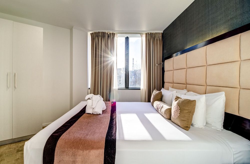 undefined VR Queen Street - Hotel & Suites 3