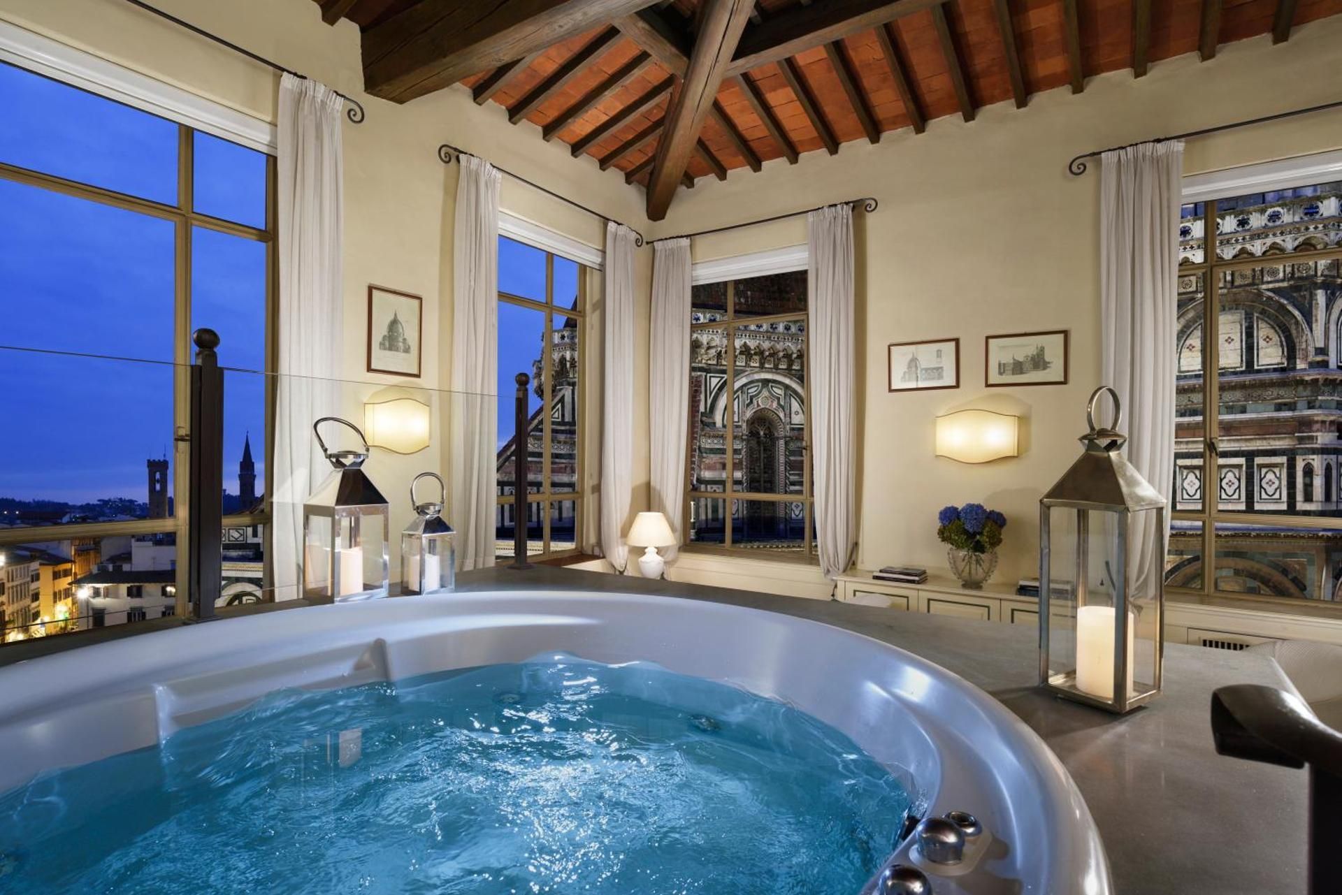 Deluxe Suite with Spa Bath