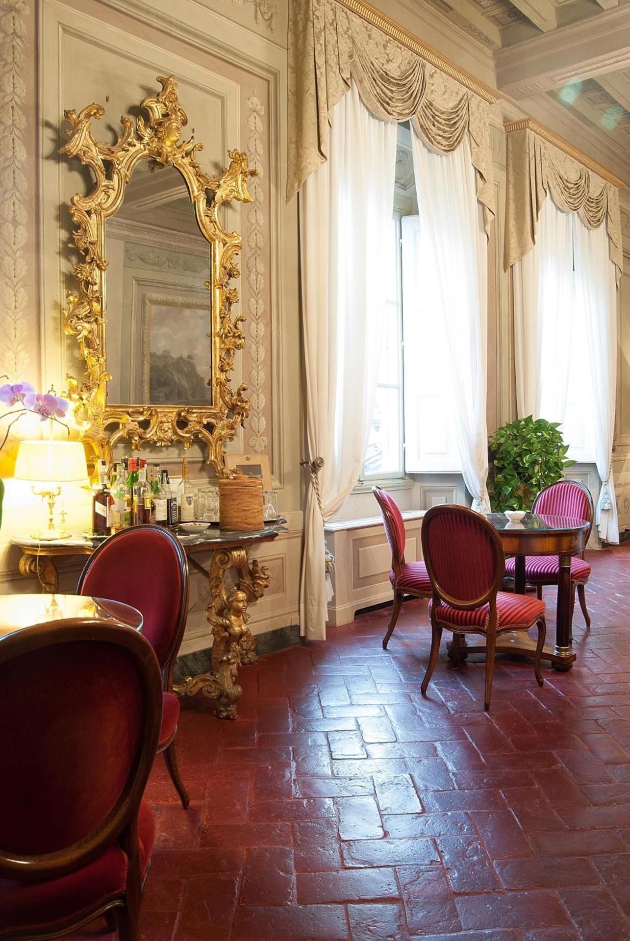 shared lounge/tv area