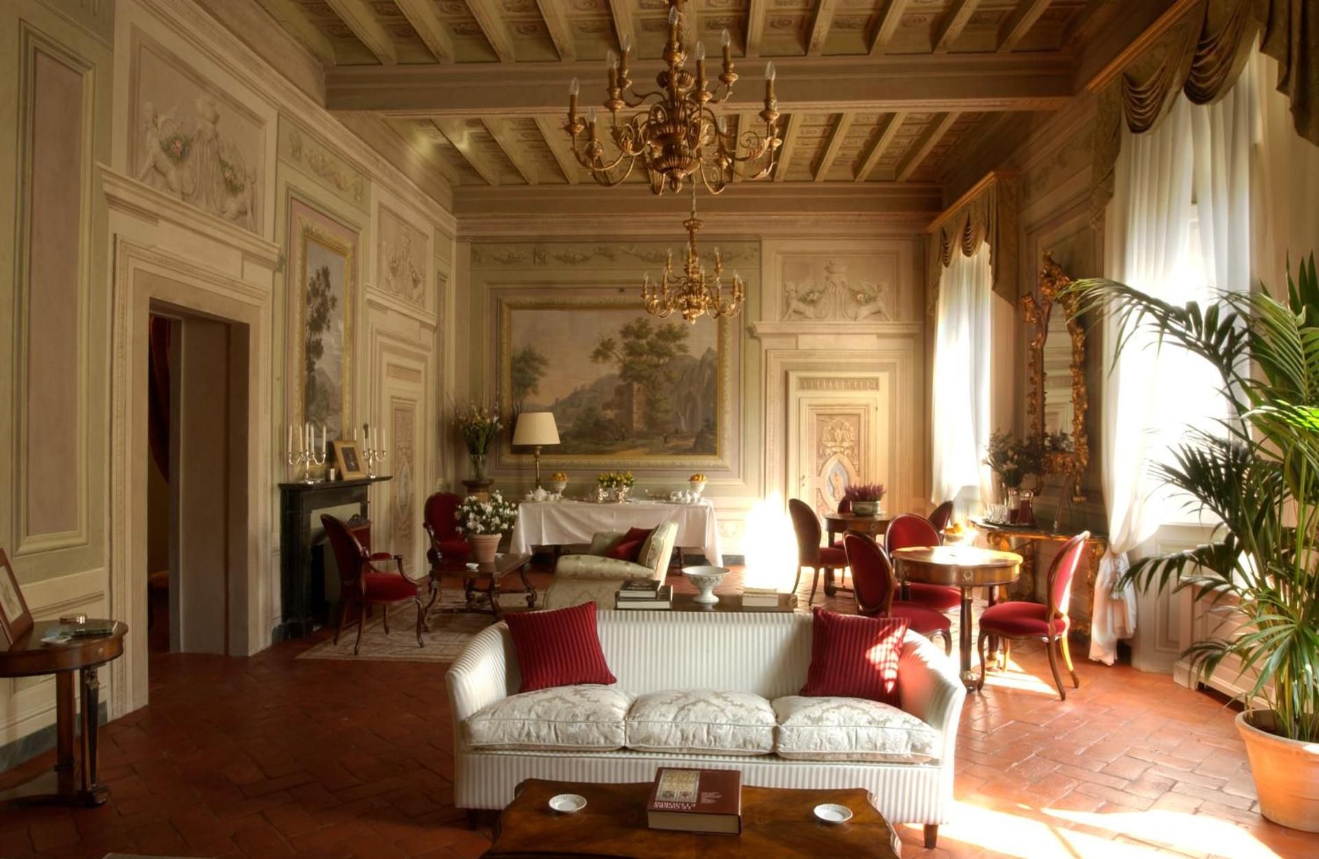 shared lounge/tv area