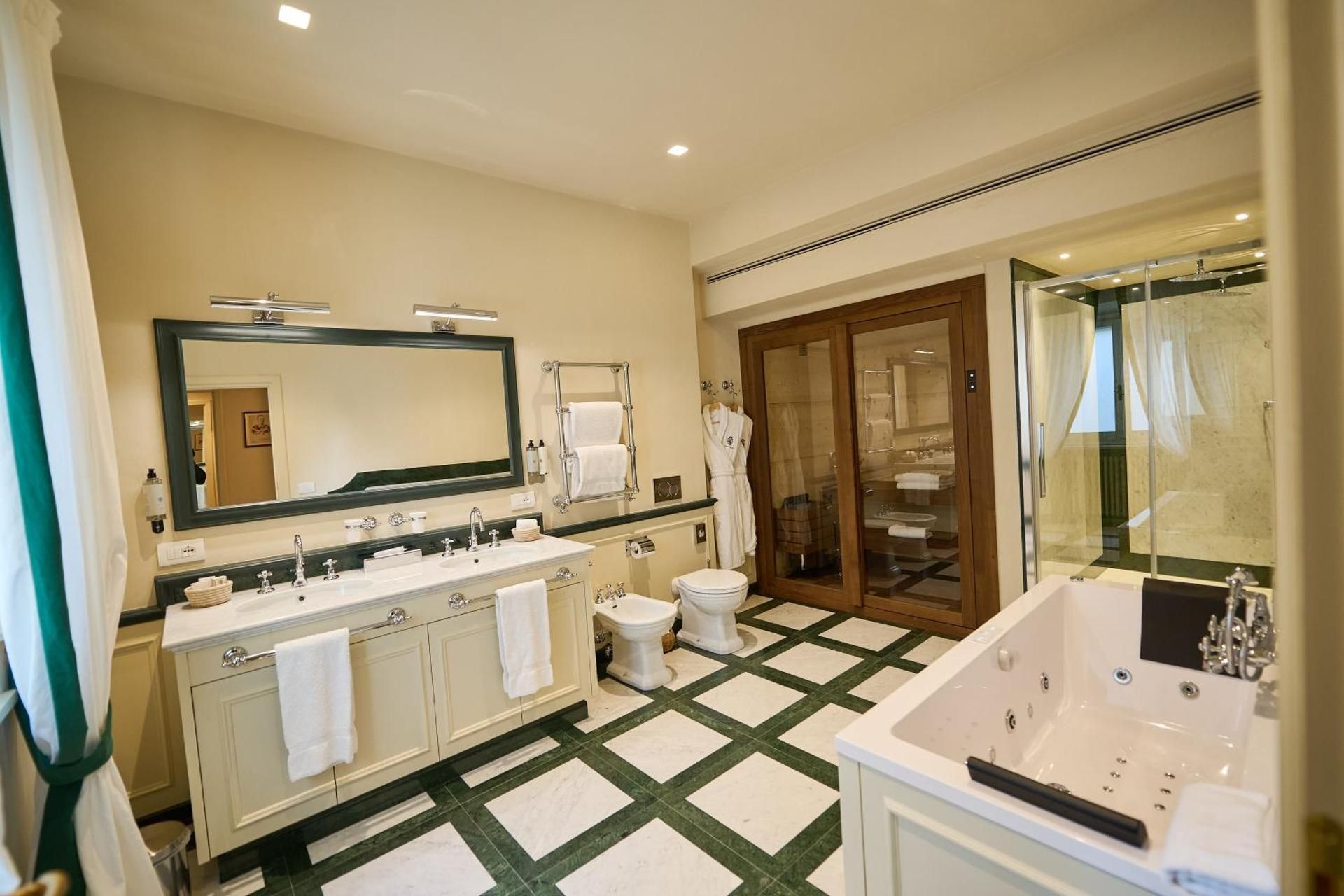 Suite with Sauna