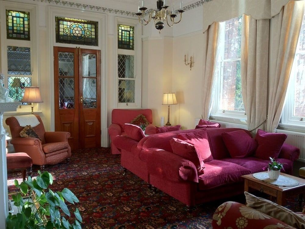 undefined Ascot House 10