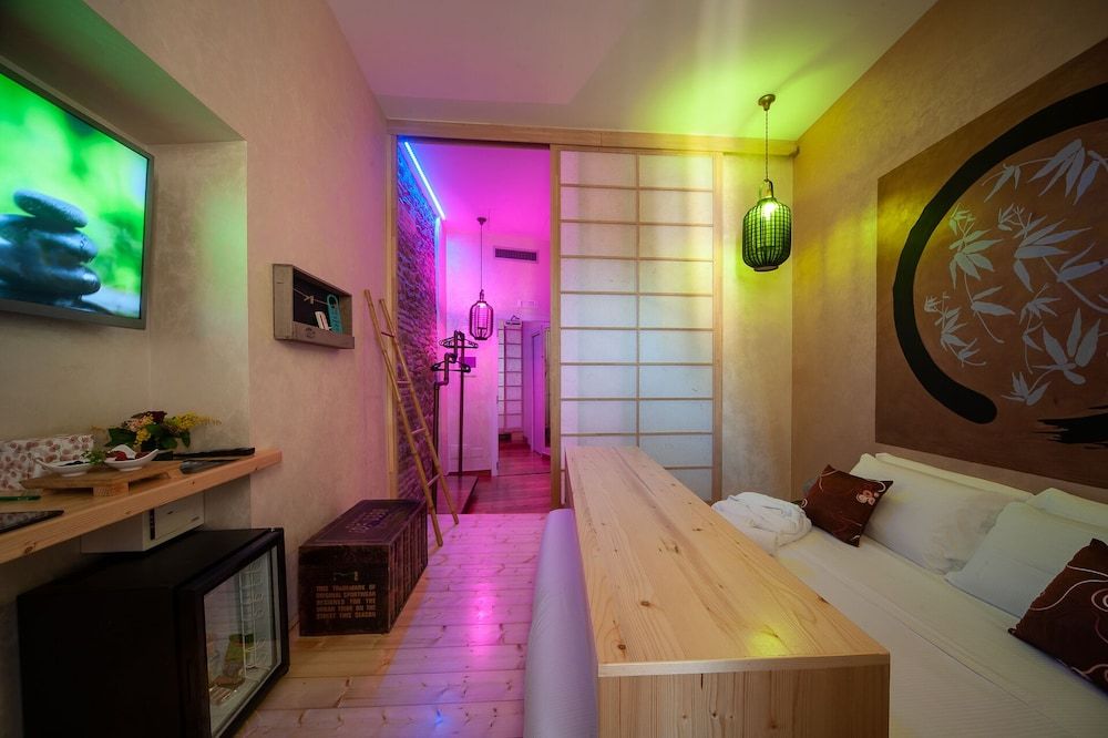 Superior Double Room (iZen, Grotto shower)