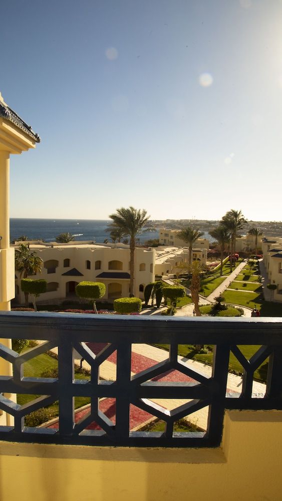 undefined Grand Oasis Resort