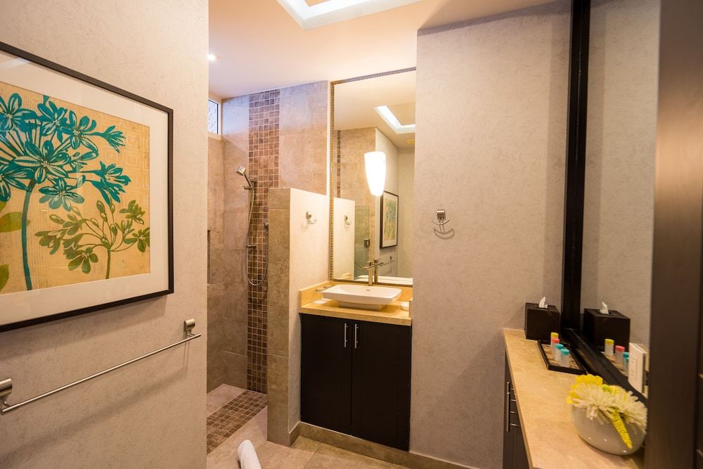 Pinnacle Resorts 180 2 Bed Partial Ocean View Suite 4