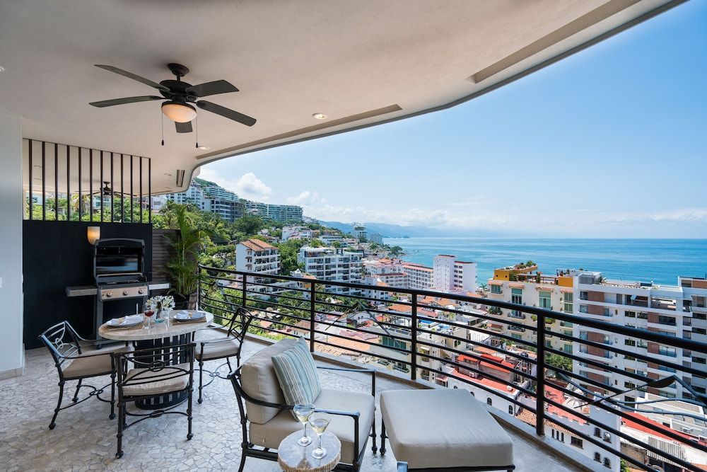 Pinnacle Resorts 180 Luxury Suite, 1 Bedroom, Ocean View 3