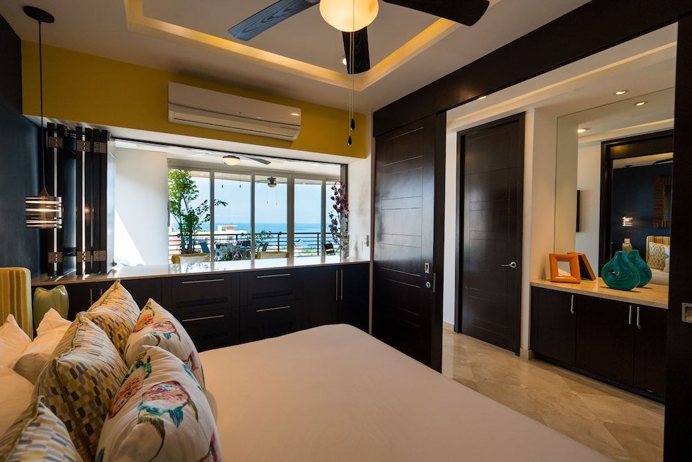 Pinnacle Resorts 180 Luxury Suite, 1 Bedroom, Ocean View 2